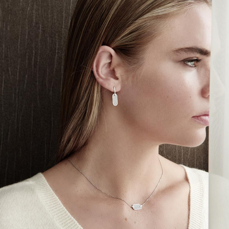 Boucles d'oreilles So Shocking Lune di miele pendantes en or blanc et diamants